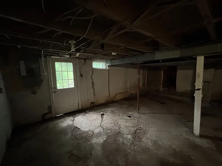 655 Beatty Rd — Photo 21