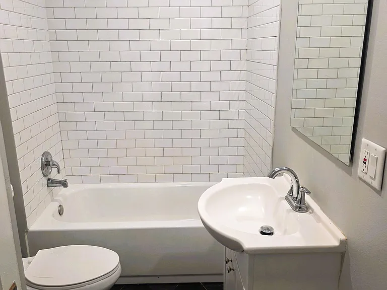 6436 Alamo Ave #2W — Photo 5