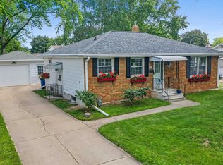 619 E Mission Rd, Green Bay, WI 54301