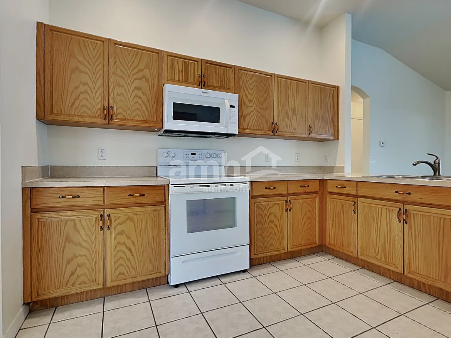 4 bed, 2.0 bath, 2068 sqft, $2,975 — Photo 3