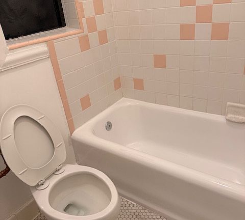 5th image of 3109 W 6th St #12