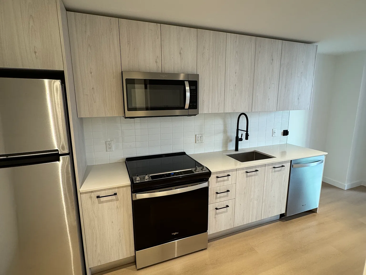 Studio, 490 sqft, $1,975 — Photo 2