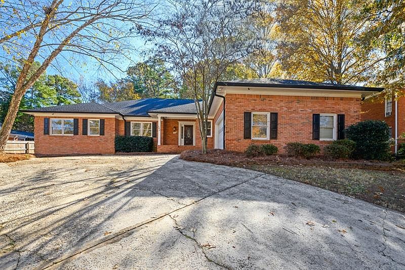 1st image of 760 Leila Ln