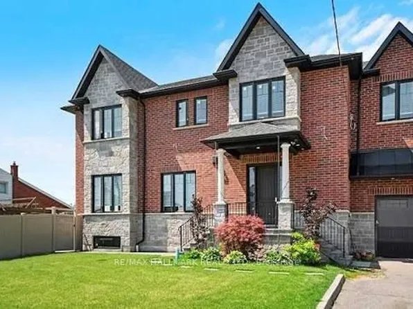 10 Sunray Cres, Toronto, ON M3M 2C5