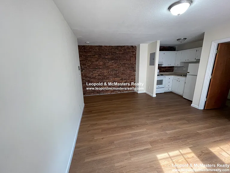 South Huntington Apartments — Photo 21