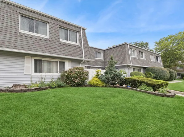 151 Storm Drive, Holtsville, NY 11742