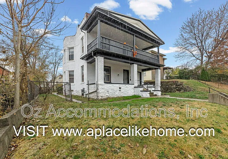 3523 Saint John Ave — Photo 3