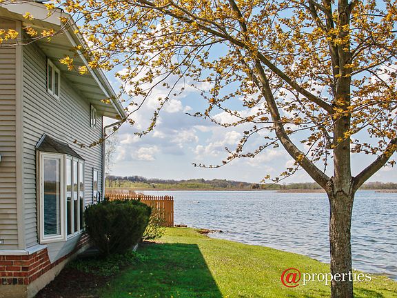 Front View Full Length of Yard