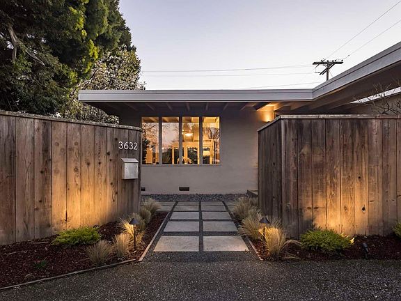 3rd image of 3632 Arbutus Ave