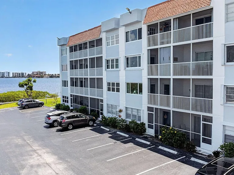 1502 S Lakeside Dr #214 — Photo 44