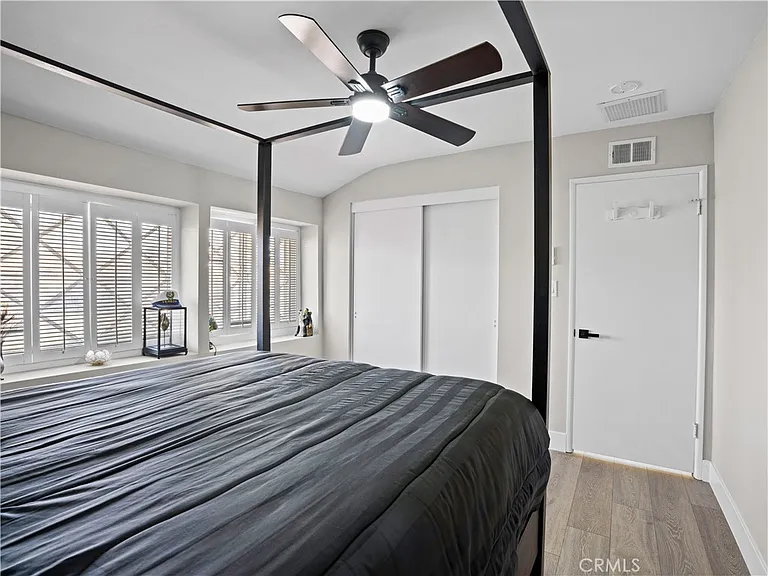 1112 E Avenue J4 — Photo 16