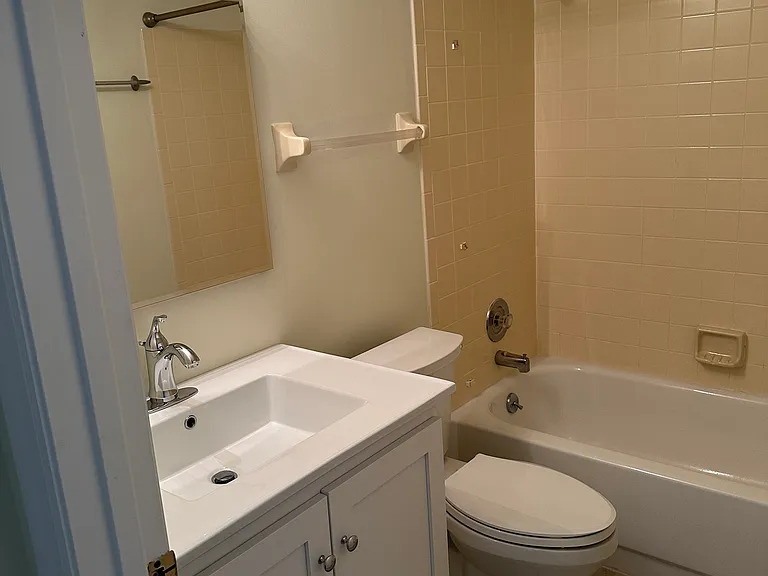 1371 Downsberry Dr — Photo 10