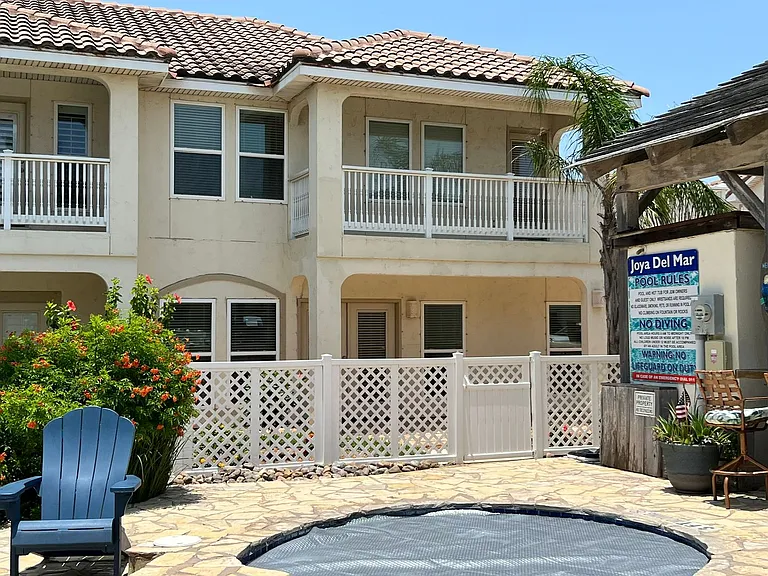 14813 Leeward Dr #404 — Photo 32