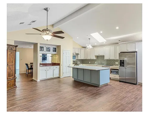 13902 Paradise Valley Dr E Photo 1