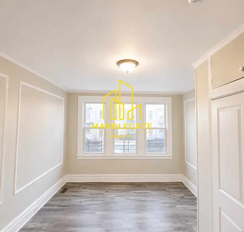 3 bed, 1050 sqft, $2,150 — Photo 3