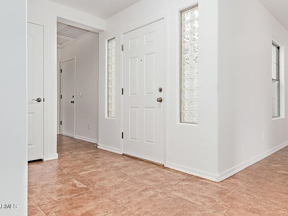 5th image of 633 W DESERT GLEN Drive