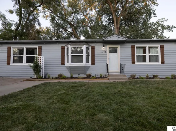 7305 S 70th St, La Vista, NE 68128
