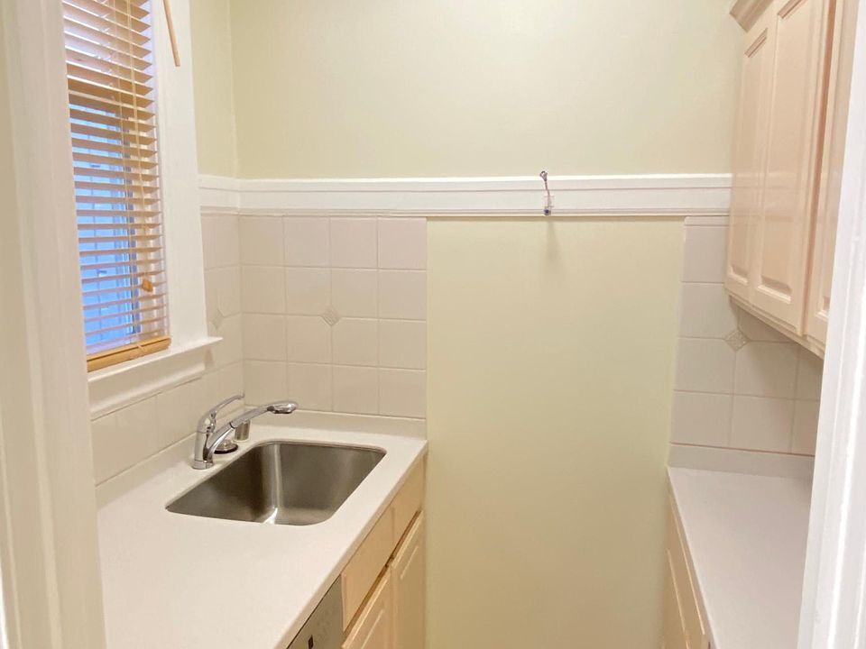 Prep Area- includes Dishwasher