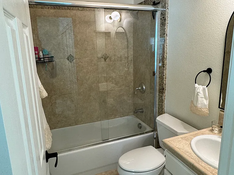 2919 E St #1 — Photo 11
