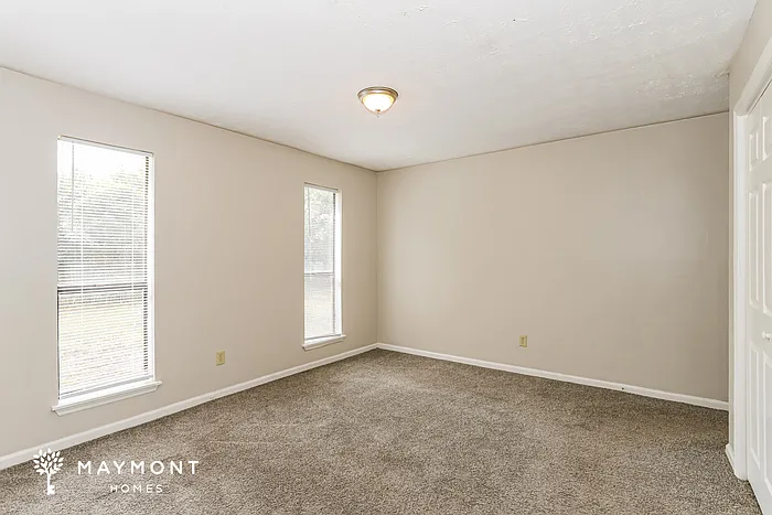 4235 Cap Chat St — Photo 10