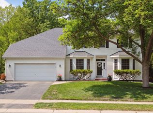 17110 Hanover Ln, Eden Prairie, MN 55347