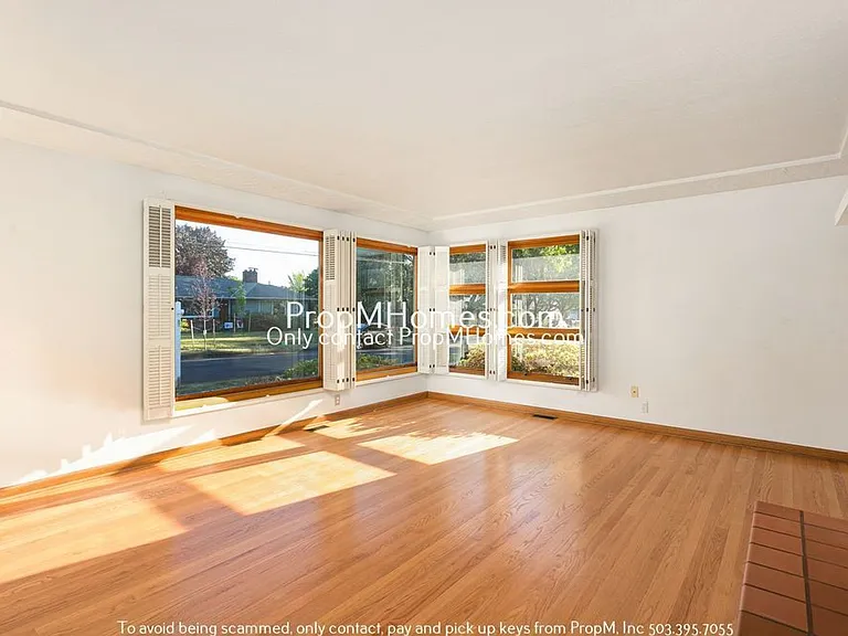 4111 SE Cooper St — Photo 2