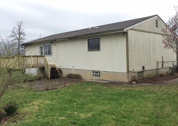 3rd image of 1219 Thomas Ct