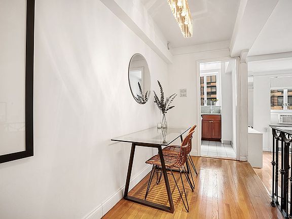 3rd image of 200 W 20th St APT 405