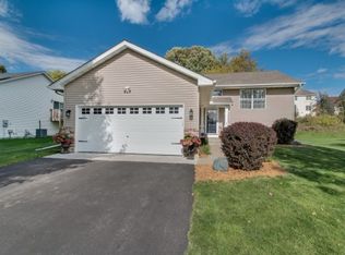 7536 Newbury Rd, Woodbury, MN 55125