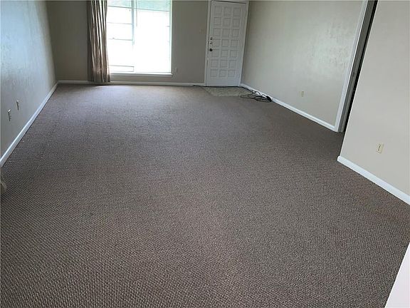 4th image of 5021 Meandering Ln