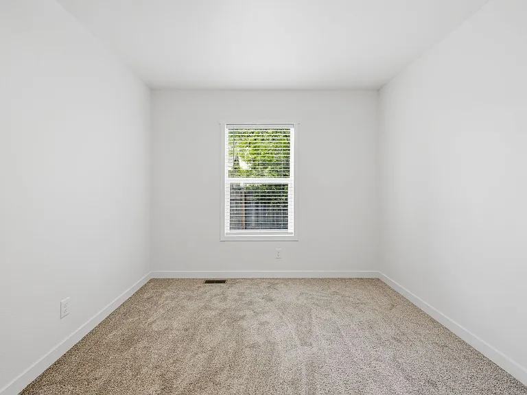1445 Elm St — Photo 17