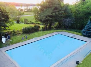 5330 Lakeview Dr, Powell, OH 43065