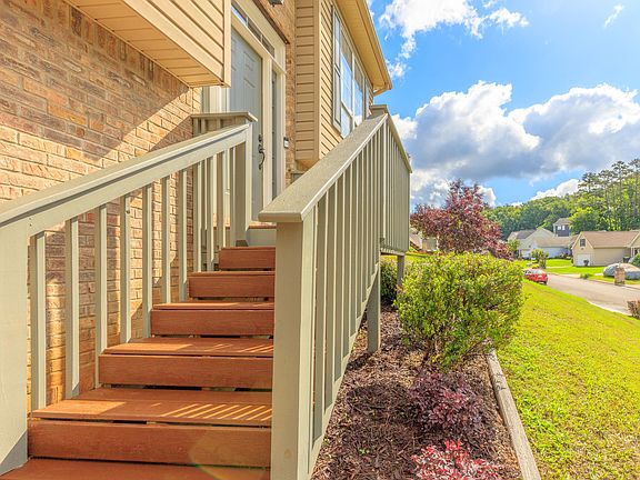 3rd image of 219 Brently Woods Dr