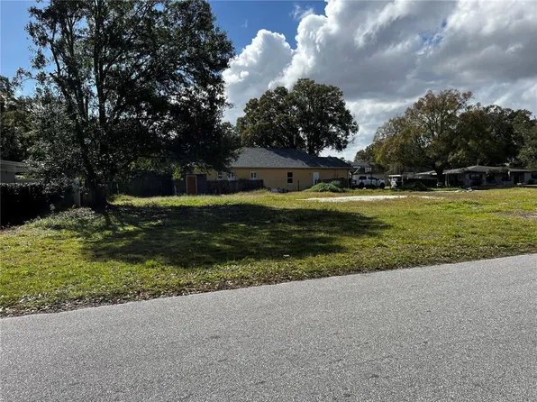 1808 W Erna Dr, Tampa, FL 33603
