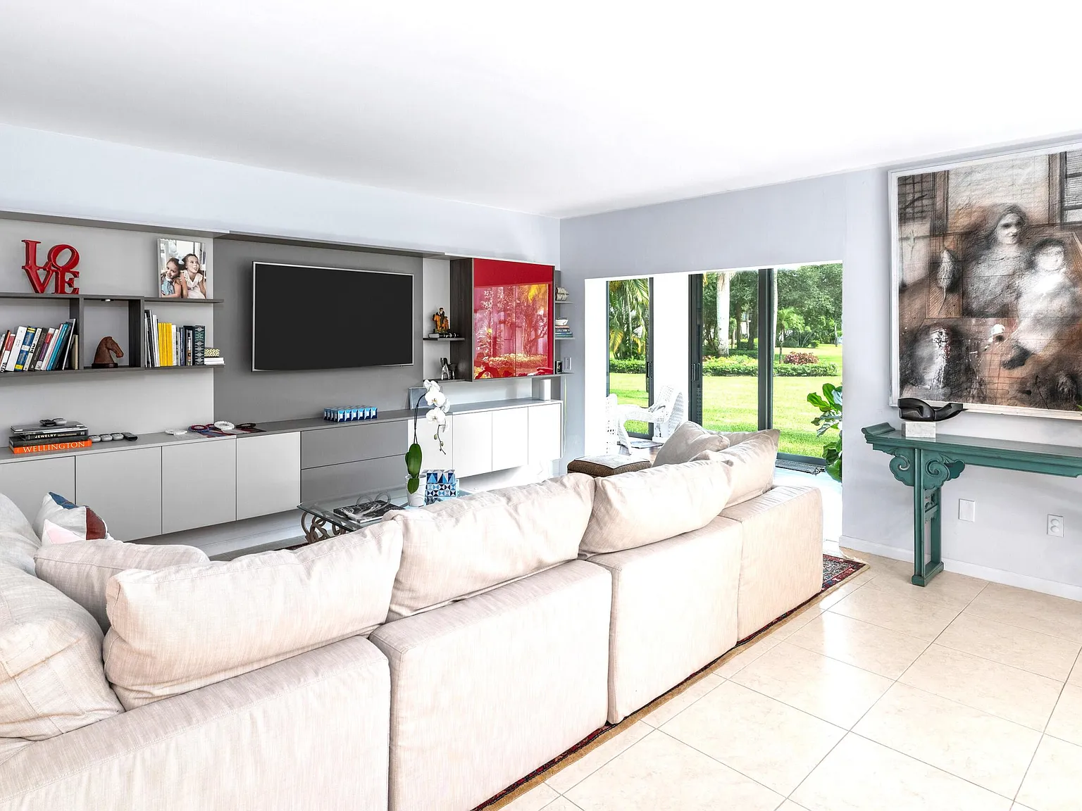 3 bed, 3.0 bath, 2110 sqft, $9,200 — Photo 4