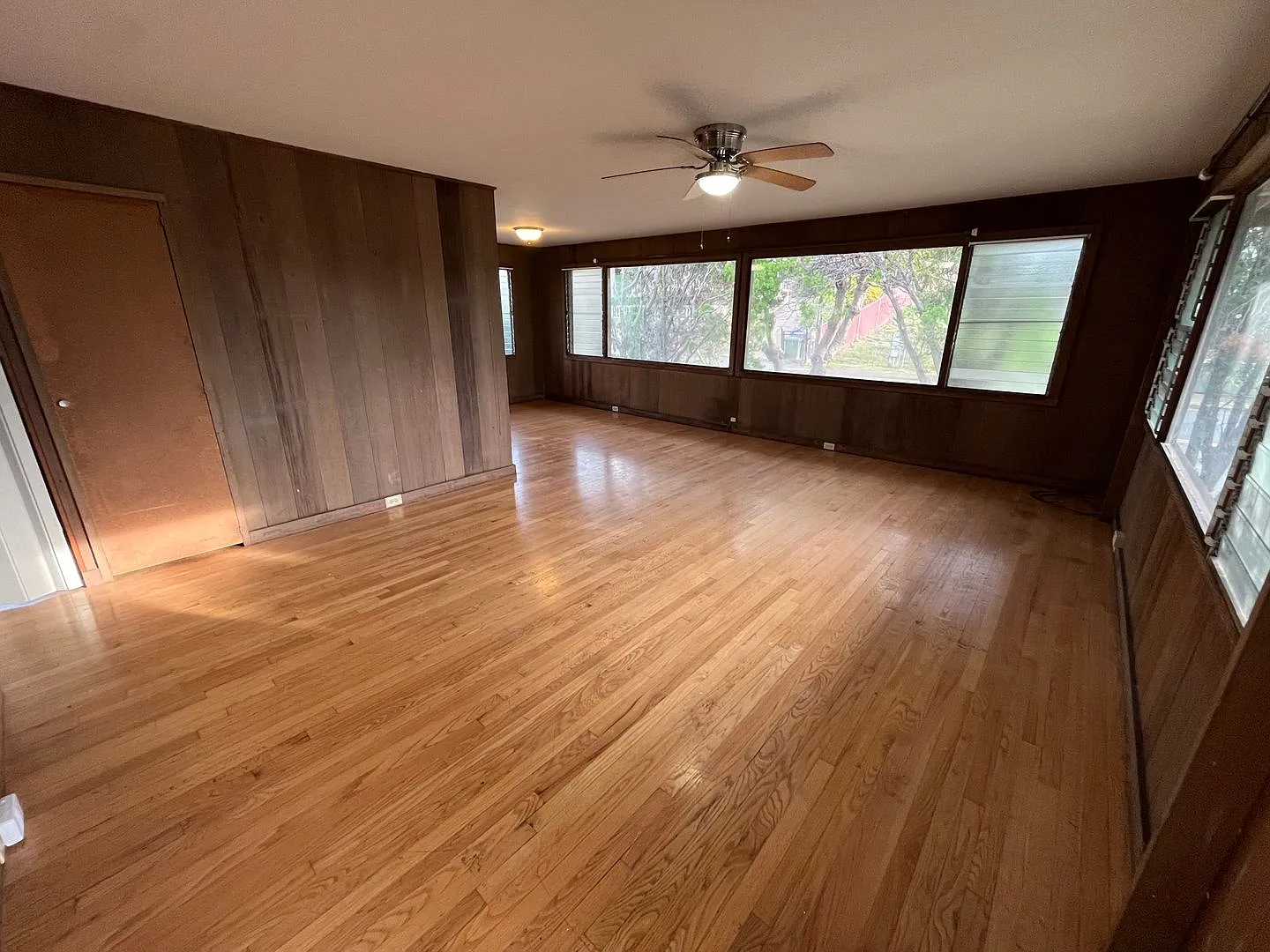 724 xb - Aiea Heights — Photo 2
