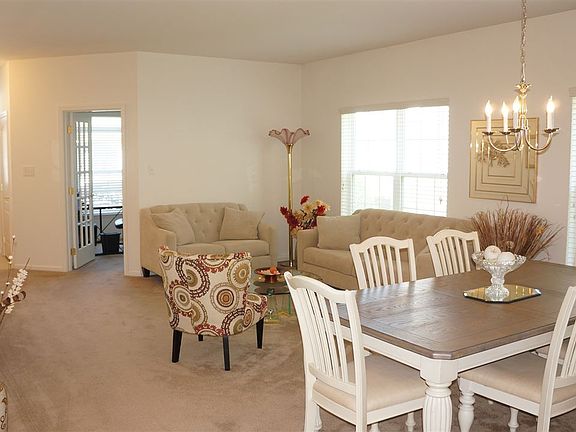 2nd image of 122 Bluebell Dr