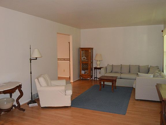3rd image of 8479 Denallen Dr