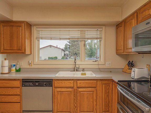 4th image of 3278 Jefferson Dr