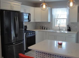 10 Salisbury Ct, Cranston, RI 02905