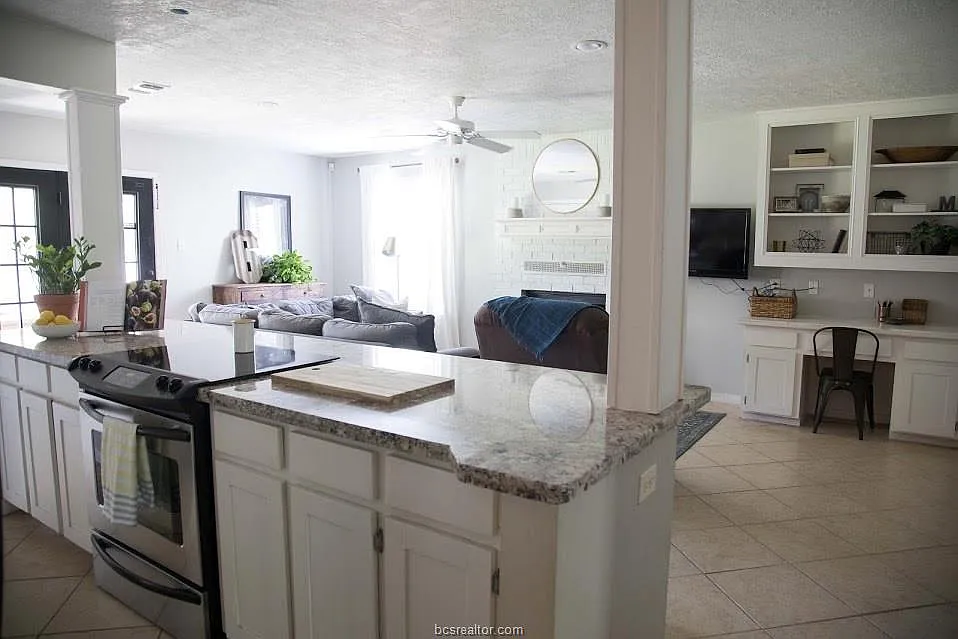 4 bed, 1222 sqft, $1,800 — Photo 2