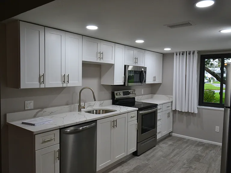 135 W Cypress Ct — Photo 5