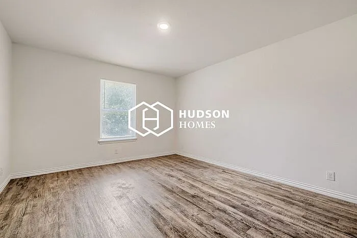 1137 Spruce St — Photo 7