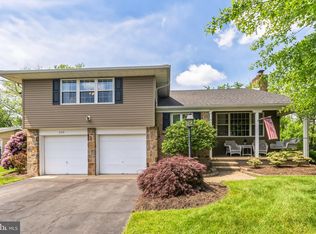 909 Hilltop Rd, Cinnaminson, NJ 08077