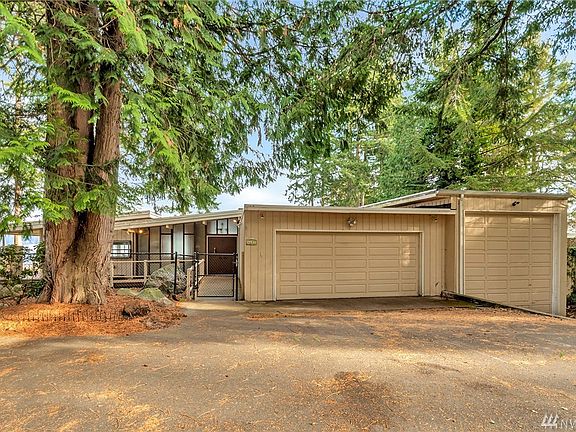 3rd image of 4621 Holly Ln NW