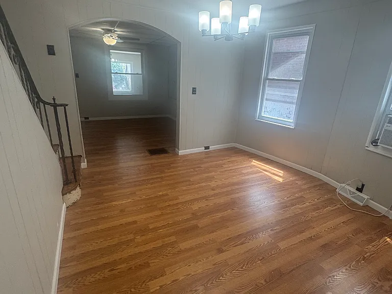 320 Moore St — Photo 6