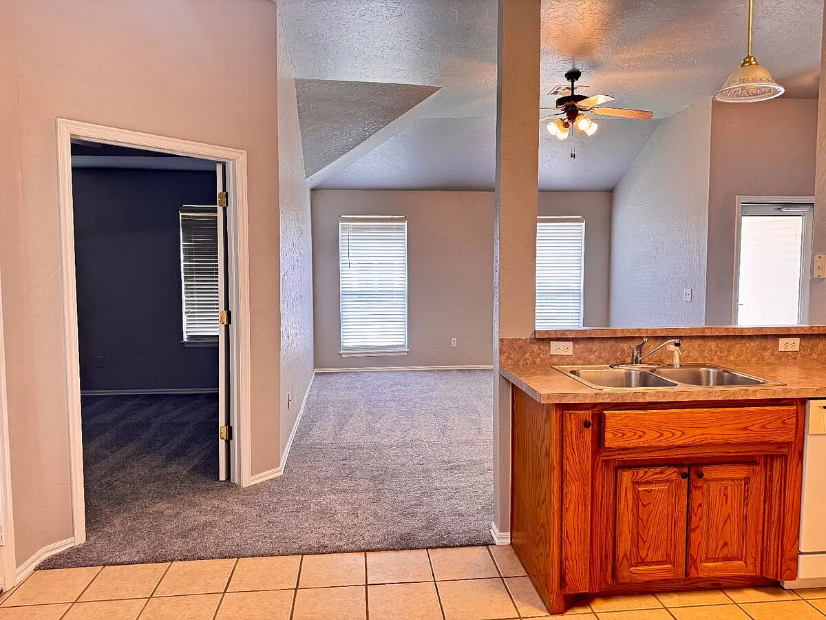 2 bed, 2.0 bath, 1149 sqft, $1,495 — Photo 4
