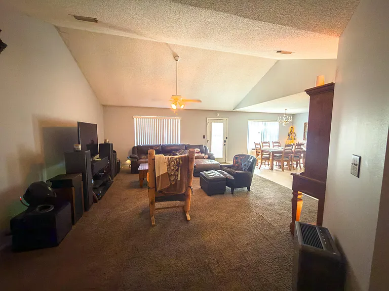 2381 Hilton Dr — Photo 3