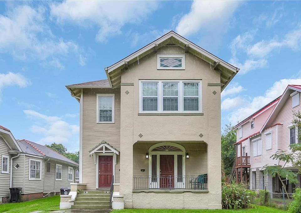 1st image of 5612-14 Woodlawn Pl