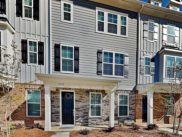 4330 Reed Creek Dr — Photo 2